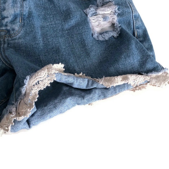 Forever 21 Vintage destroyed lace trim jean shorts - Picture 4 of 5